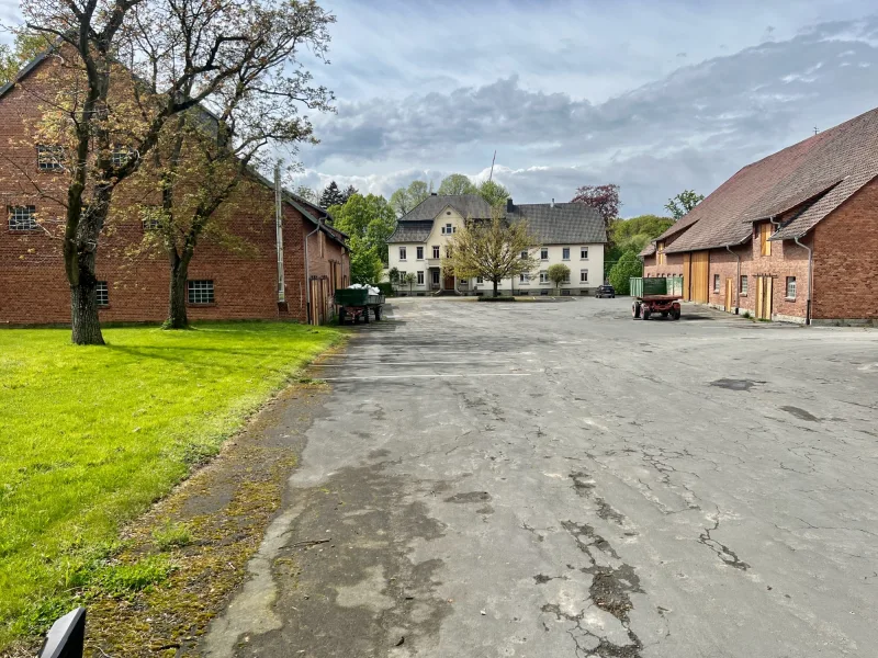 AA 01 - Haus kaufen in Erwitte / Böckum - Ländlich gelegenes historisches Anwesen von 1915 mit Haupthaus, Hofladen, Nebengebäuden und Ställen.