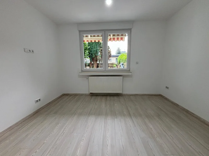 Zimmer 2 mit Blick nach außen