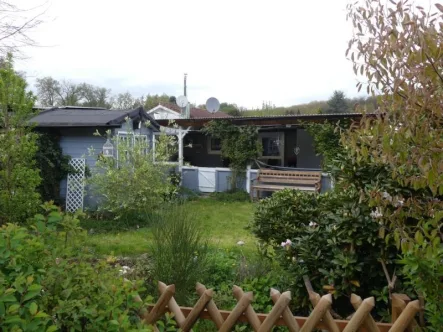 Ansicht Garten mit Gartenhaus - Haus kaufen in Möhnesee - Möhnesee- Ferienhaus in idyllischer, ruhiger Lage in Wilhelmsruh