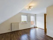 Schlafzimmer DG mit Zugang Balkon