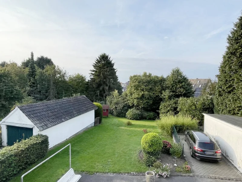 Garten - Haus kaufen in Odenthal / Blecher - Vermietetes Zweifamilienhaus mit 2 Garagen in traumhafter Lage von Odenthal-Blecher