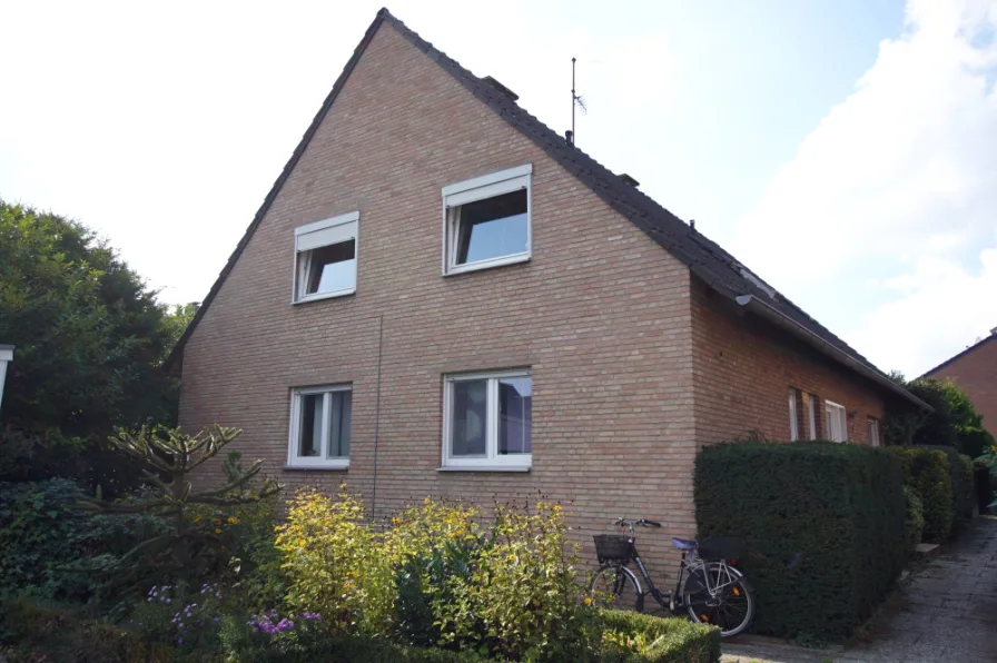 Aussenansicht - Haus kaufen in Telgte - Kapitalanlage - Einfamilienhaus mit zwei Einliegerwohnungen in Telgte!