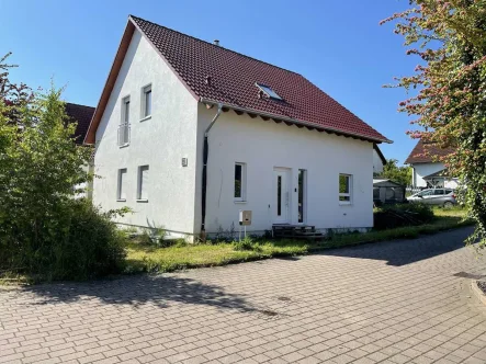 Hausansicht - Haus kaufen in Eimsheim - ImmobilienPunkt*** Nagelneues Traumhaus mit vielen TOP-Features