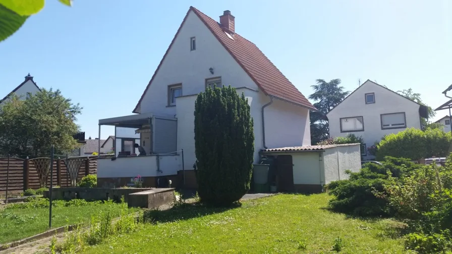 Ansicht vom Garten - Haus kaufen in Oppenheim - ImmobilienPunkt*** Gepflegtes Einfamilienhaus mit großem Garten zum kurzfristigen Bezug