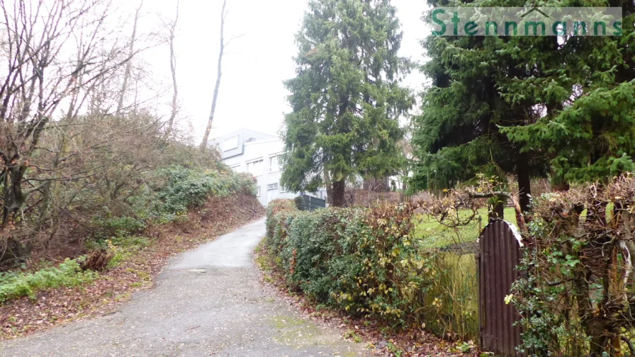 Zuwegung unterhalb des Grundstücks am Spielplatz (Verbindung zur Arturstraße)