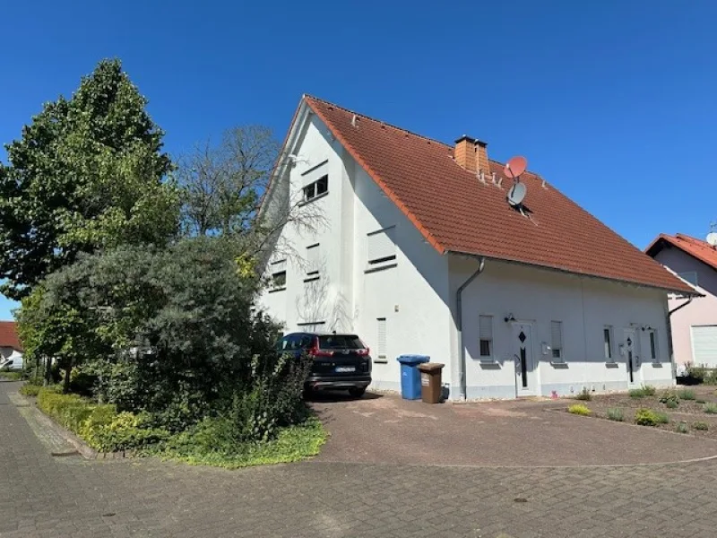 Frontansicht - Haus kaufen in Ramstein-Miesenbach - Großzügiges Doppelhaus in sehr guter Lage!