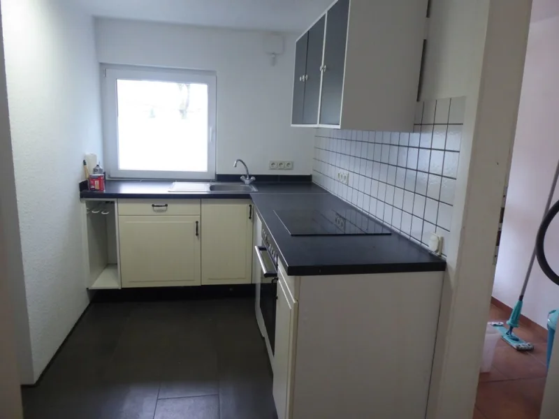 Einbauküche - Wohnung mieten in Gummersbach / Erbland - Eine etwas andere Wohnung: eigener Eingang, Einbauküche und Sauna