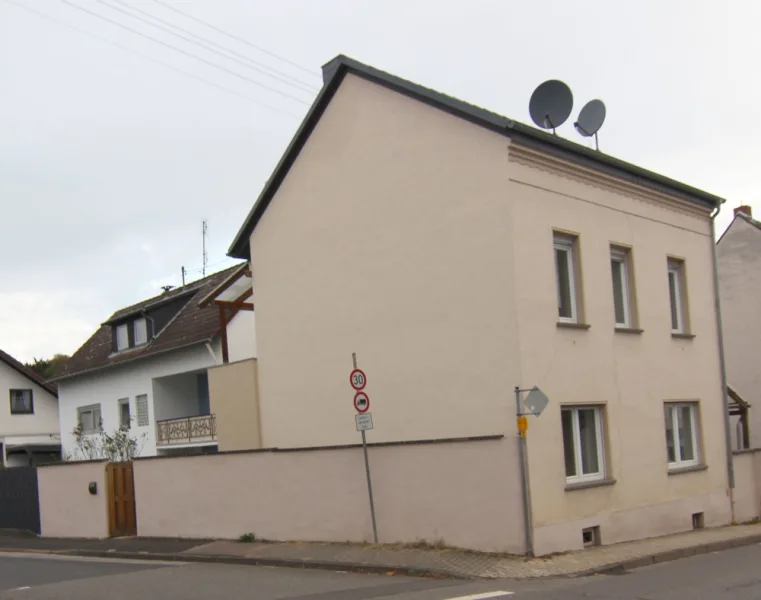 Aussenansicht2 - Haus kaufen in Sinzig - Stadthaus für die Familie