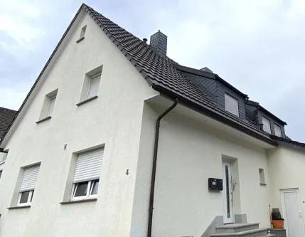 Außenansicht - Wohnung mieten in Bad Neuenahr-Ahrweiler - komplett renovierte Dachgeschosswohnung -ruhige Lage Bad Neuenahr / Ahrweiler