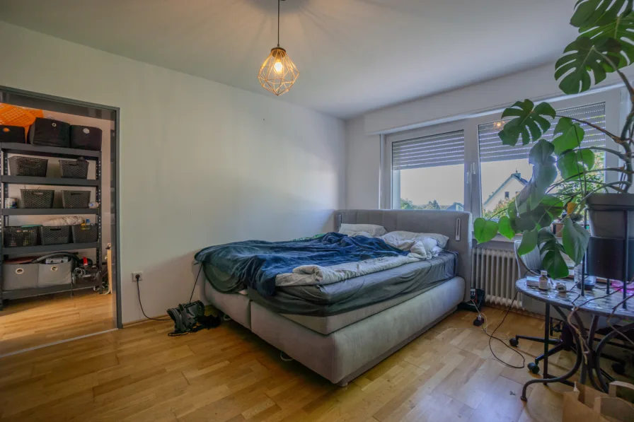 1. OG Rechts Schlafzimmer