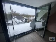 großer Balkon im DG