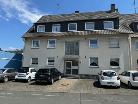 Front02 - Wohnung mieten in Soest - GEMÜTLICHE  DACHGESCHOSSWOHNUNG  MIT  BALKON