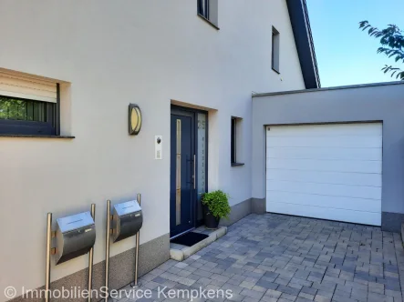  - Wohnung kaufen in Krefeld - Top ETW im Zweifamilienhaus gesucht ?