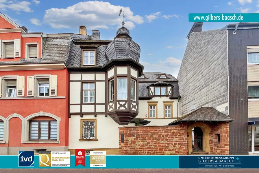 Blick von der Straße - Haus kaufen in Trier - Traumhaftes Anwesen mit historischem Charme und modernem Komfort