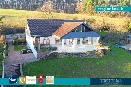 Villa in top Wohnlage - Haus kaufen in Newel - Butzweiler bei Trier: Villa in top Lage, Erdwärmepumpe 2024, Garagen, Garten, neue Bäder, frei