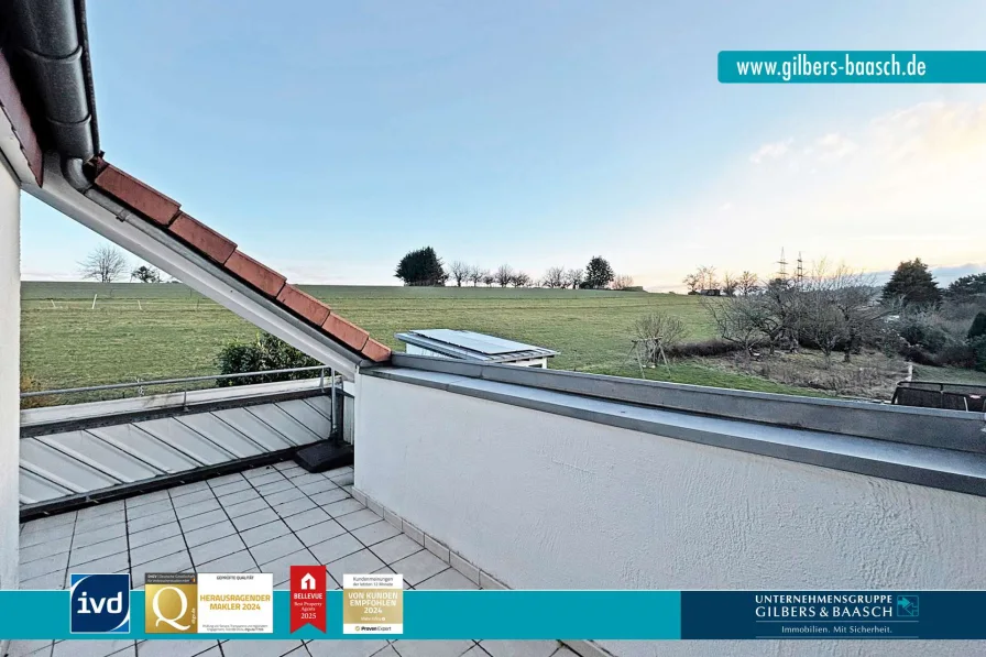 Titelfoto - Wohnung mieten in Trierweiler - Trierweiler-Sirzenich: attraktive Dachgeschosswohnung mit 3 ZKB + Balkon + Garage