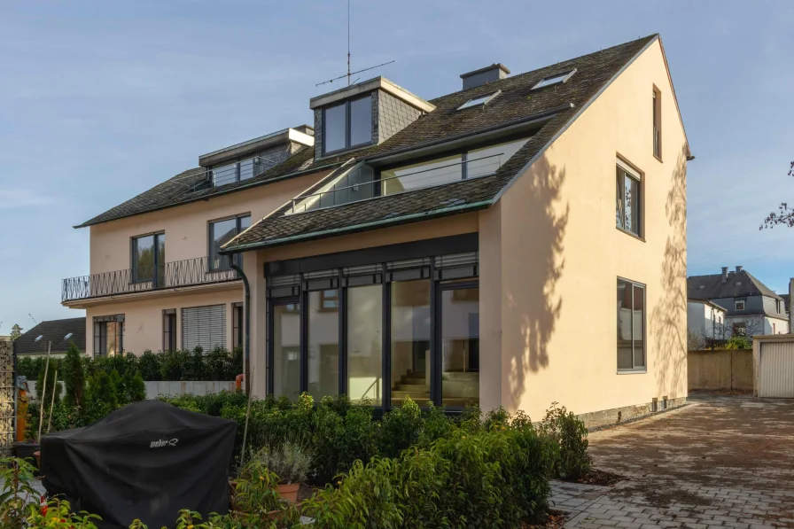Ansicht 1 - Wohnung kaufen in Trier - Großzügige renovierte Wohnung  in gefragter Lage Nähe Mosel