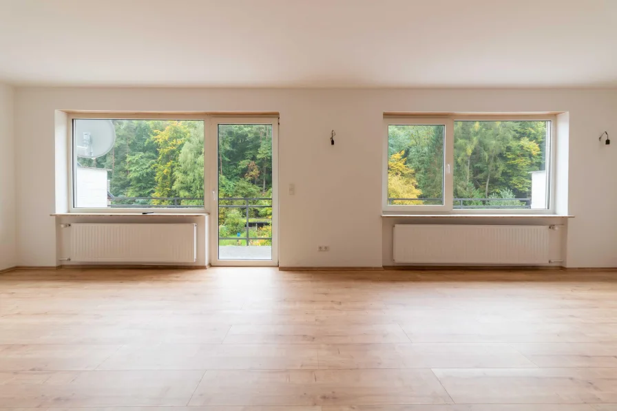 Wohnzimmer - Haus kaufen in Trier - Renoviertes Mehrgenerationenhaus mit herrlichem Garten in schöner Randlage Trier-Zewen