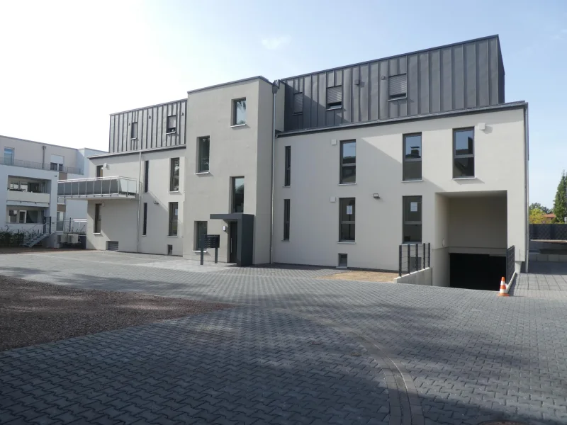 Ansicht vorne - Wohnung kaufen in Schweich - Modernes Wohnen Schweich-Stadtmitte im KFW 40 Energiesparhaus mit moderner Heiztechnik