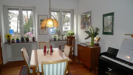 Esszimmer - Wohnung kaufen in Trier - 3-Zimmer-Wohnung, sehr zentral gelegen und mit herrlicher Terrasse zum Gemeinschaftsgarten