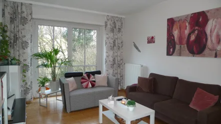 Wohnzimmer - Wohnung kaufen in Trier - 3-Zimmer-Wohnung, sehr zentral gelegen und mit Gemeinschaftsgarten