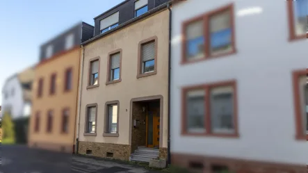 Ansicht - Haus kaufen in Trier / Pfalzel - Einfamilienhaus mit Garten, Garage und Blick auf die Mosel