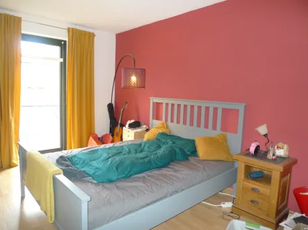Schlafzimmer - Wohnung mieten in Trier / Heiligkreuz - Schöne 2-Zimmer-Whg. mit Balkon in Heiligkreuz