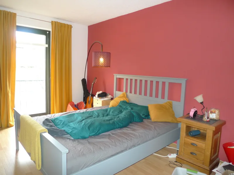Schlafzimmer - Wohnung mieten in Trier / Heiligkreuz - Schöne 2-Zimmer-Whg. mit Balkon in Heiligkreuz