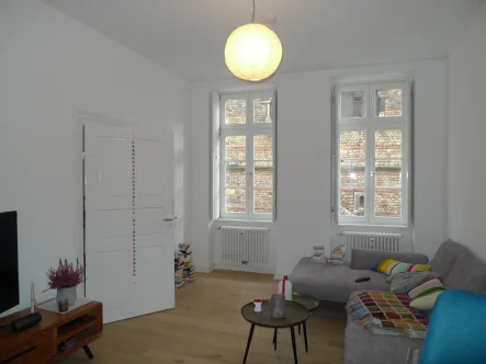Wohnzimmer - Wohnung mieten in Trier - Sanierter Altbau - 2 Zimmer mit EBK und Terrasse - alte Buchdruckerei -