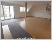 Wohnzimmer mit Ausgang zum Balkon