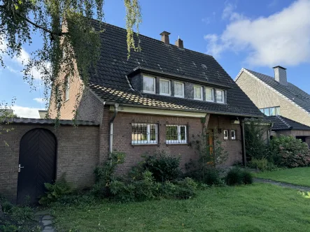 Hausansicht - Haus kaufen in Wesel - Charmantes Einfamilienhaus in bevorzugter stadtnaher Lage  Wesel -Schillviertel