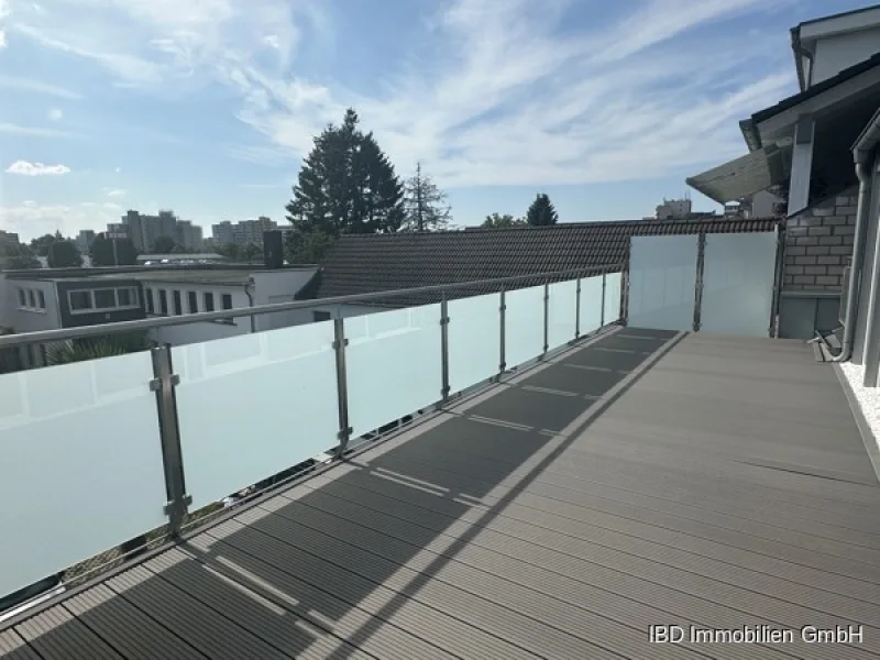 Dachterrasse 2 - Wohnung kaufen in Wesseling - *** Sommer-Highlight ***Schicke Single-Wohnung mittraumhafter Sonnenterrasse