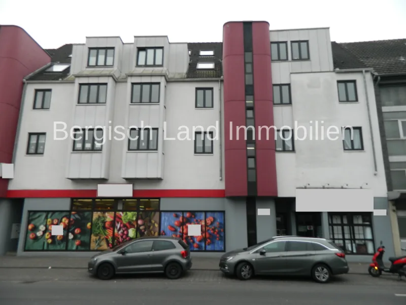 Außenansicht  - Wohnung kaufen in Köln - ***Schmuckstück in perfekter Lage - gepflegte 3-Zimmer-Wohnung in Köln-Brück***