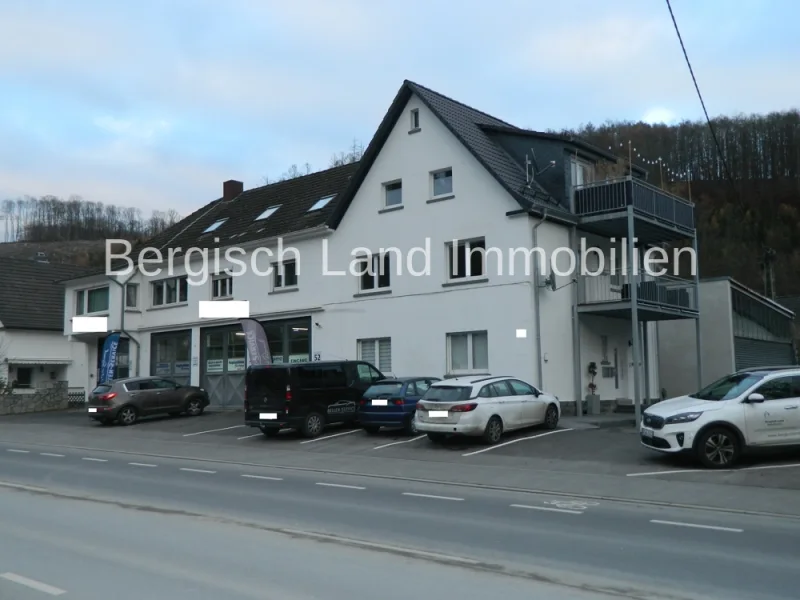 Hausansicht - Halle/Lager/Produktion mieten in Gummersbach / Derschlag - *** 2 Gewerbehallen in verschiedenen Größen in Gummersbach-Derschlag zu vermieten ***