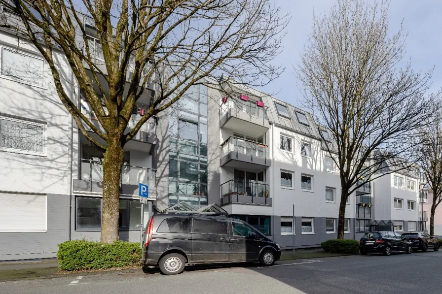 Straßenansicht - Büro/Praxis kaufen in Wuppertal - Großzügige Büroflächen in der Nähe des Klinikum Barmen zur Kapitalanlage