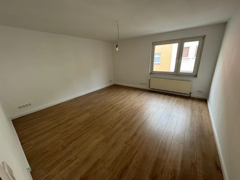 Wohnzimmer Bild 1 - Wohnung mieten in Wuppertal - Komplett renoviert! 2-Zimmerwohnung in Wuppertal-Barmen