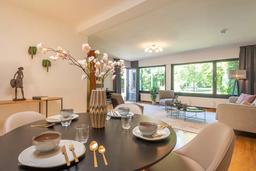 Wohn- und Essezimmer - Haus kaufen in Meckenheim - Großes Sonnengrundstück mit schönem Bungalow und Garage!