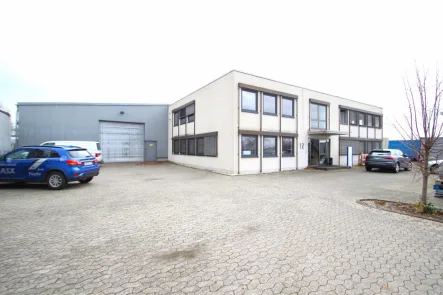 Außenansicht - Halle/Lager/Produktion mieten in Grafschaft - Bürokomplex mit großer Produktionshalle und Lagerfläche!