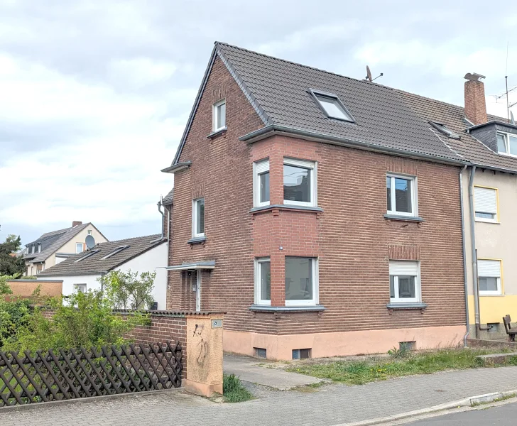 großes Wohnhaus - Haus kaufen in Sankt Augustin - Saniertes Ensemble mit vielseitigen Möglichkeiten!