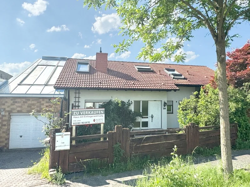 großes Wohnhaus - Haus kaufen in Neuwied - Großes Einfamilienhaus in idyllischer Lage!