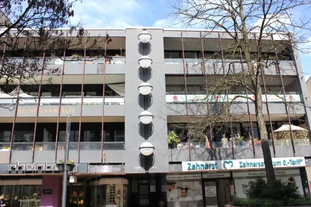 Hausansicht - Wohnung mieten in Leverkusen - Perfekt - Riesige 3-Zimmer in der Opladener Fußgängerzone!