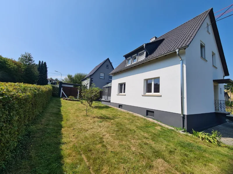  - Haus kaufen in Kroppach - Einfamilienhaus in ruhiger Lage, mit großem Gartenholzhaus. Zwischen Hachenburg und Altenkirchen.