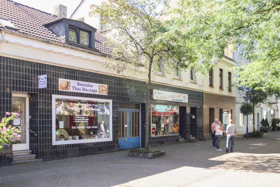 mitten in der Fußgängerzone - Zinshaus/Renditeobjekt kaufen in Duisburg - Drei Wohn- und Geschäftshäuser in der Fußgängerzone