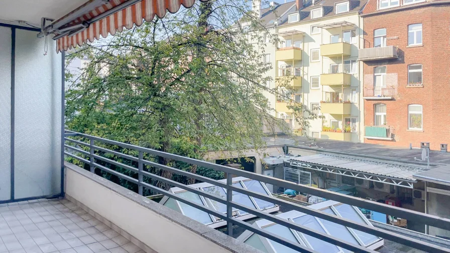 Balkon - Wohnung kaufen in Düsseldorf - Zwei-Zimmer-Wohnung mitten im Geschehen