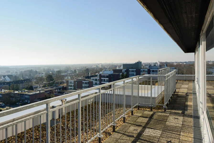 großzügige Terrasse - Wohnung kaufen in Erkrath - Penthouse mit Traumblick