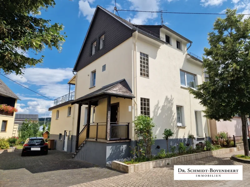  - Haus kaufen in Oberelbert - Nähe Montabaur! Ein-/ Zweifamilienhaus mit schönem Gartengrundstück und 3 Garagen in Oberelbert!