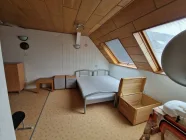 Großes Schlafzimmer DG