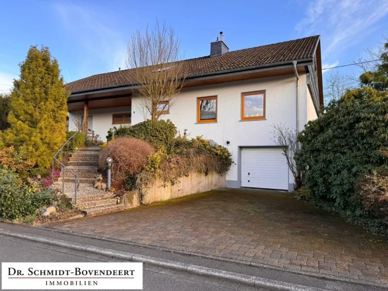  - Haus kaufen in Burbach / Gilsbach - Seltenes Angebot - Sehr gepflegtes Wohnhaus in begehrter und ruhiger Lage von Burbach-Gilsbach!