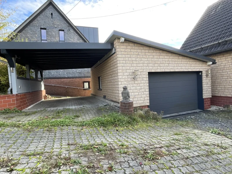 Garage und Carport