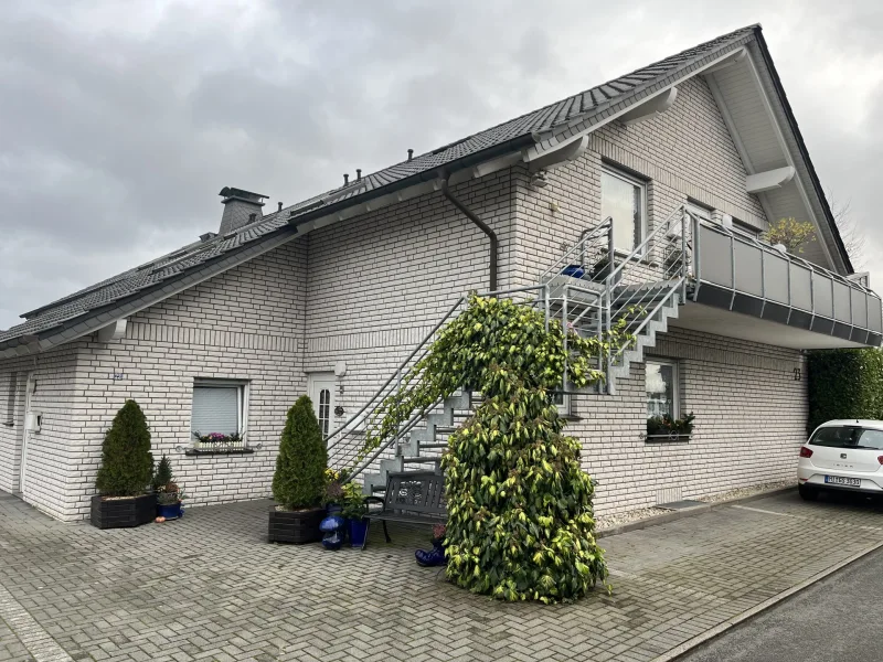 Außenansicht und Zugang zur Wohnung - Wohnung mieten in Bad Oeynhausen - Schöne Etagewohnung in zentraler Lage von Eidinghausen